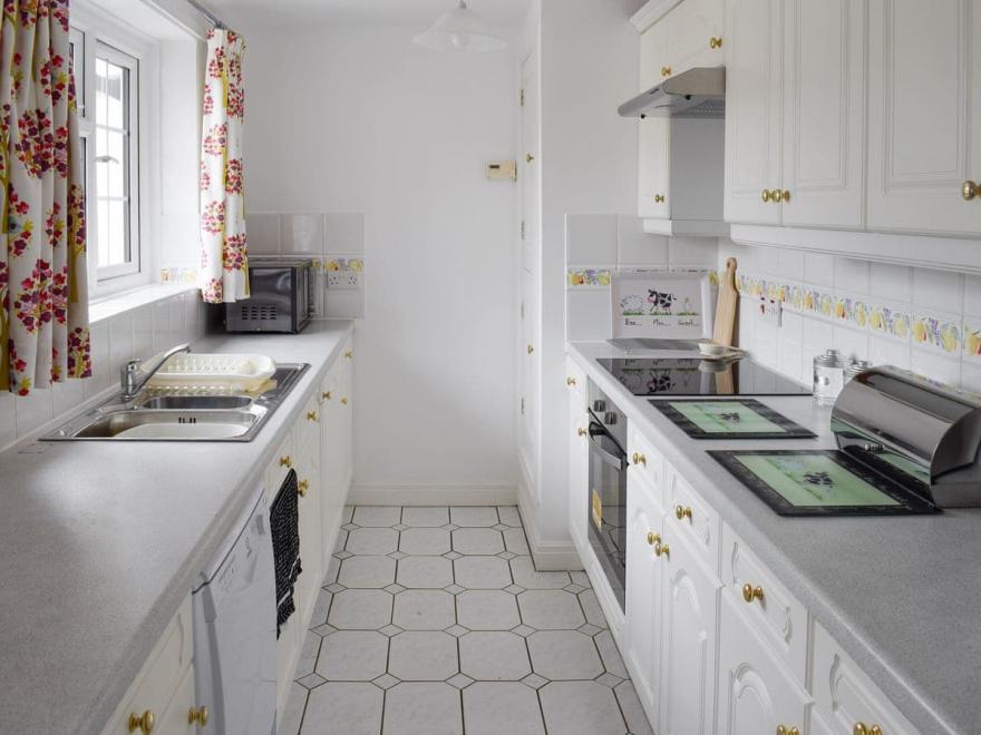 Rudda Farm Cottage - UK2492