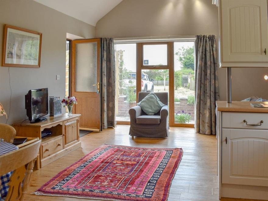 Cherry Barn - UKC3421