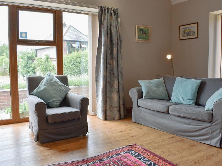 Cherry Barn - UKC3421