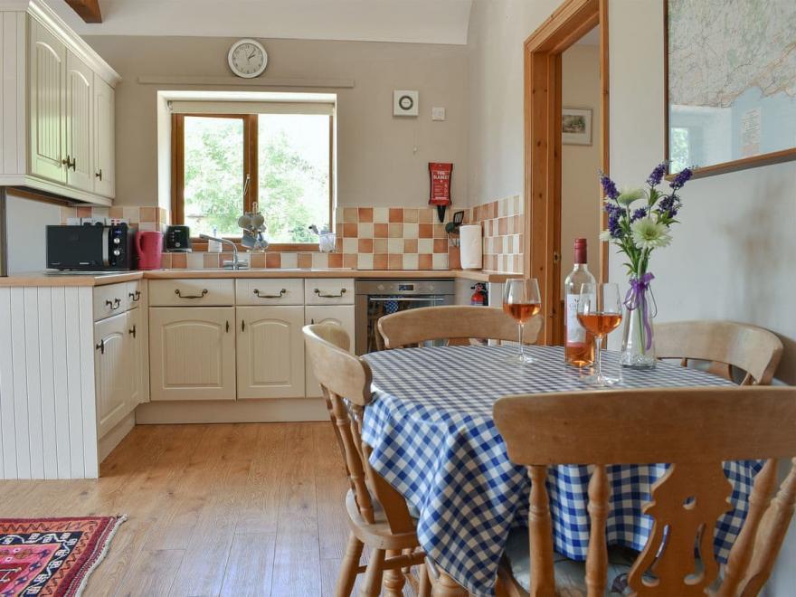 Cherry Barn - UKC3421