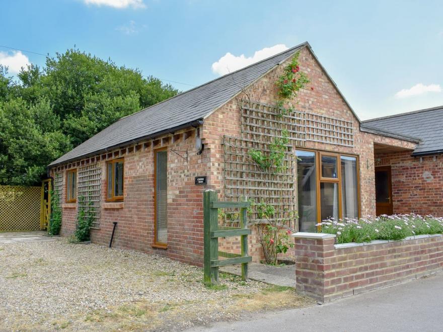 Cherry Barn - UKC3421