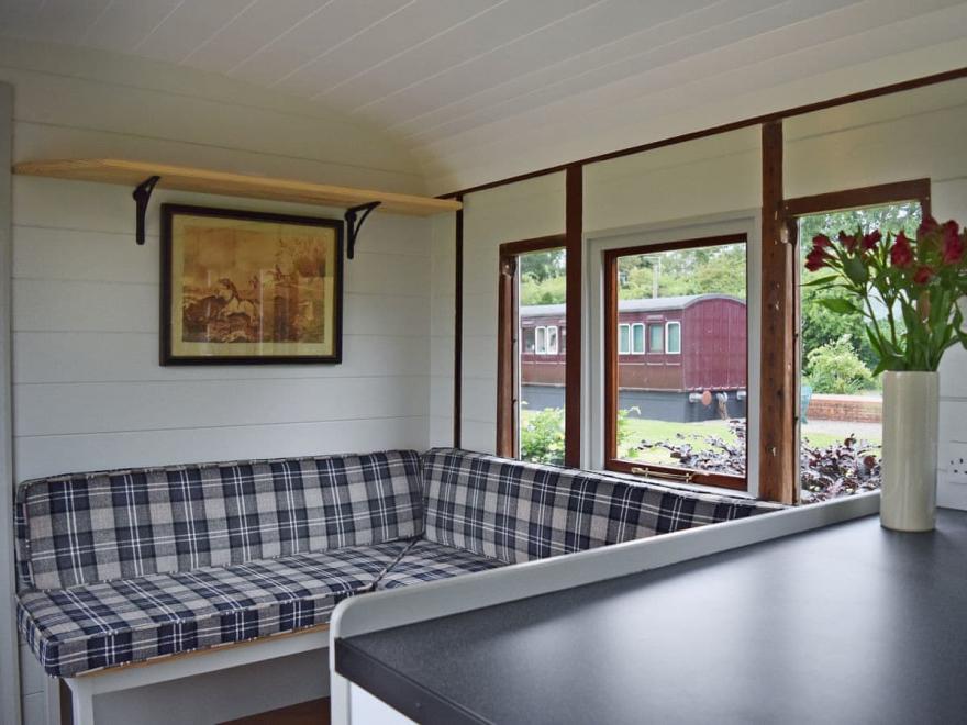 Italian Carriage-UKC3492