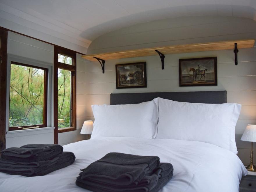 Italian Carriage-UKC3492