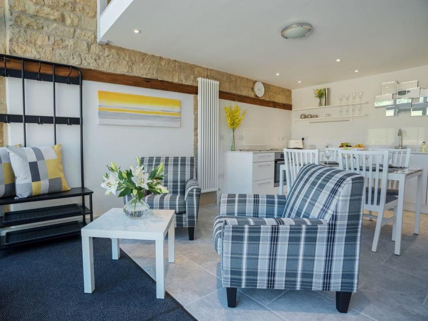 2 Longmoor - UKC3493