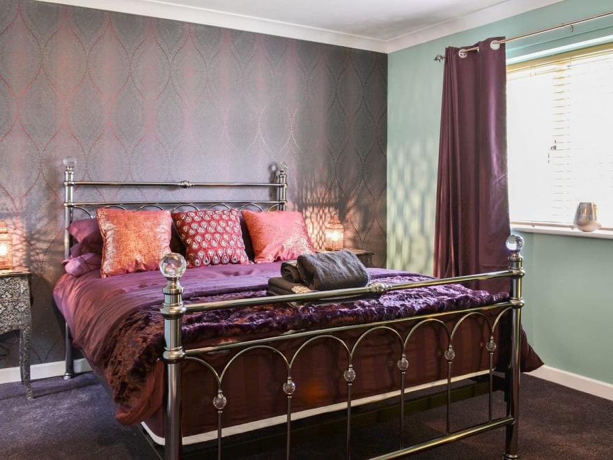 Humphrey-Basil Lodge-UKC2176