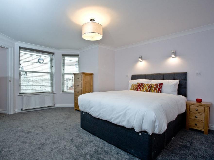 2 Austen's Apartments