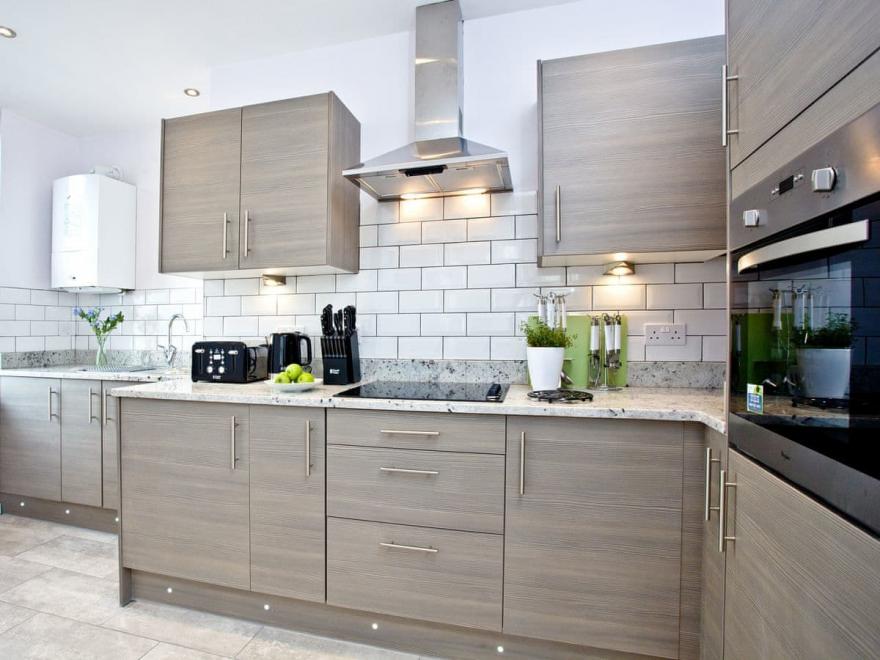 6 Austen's Apartments