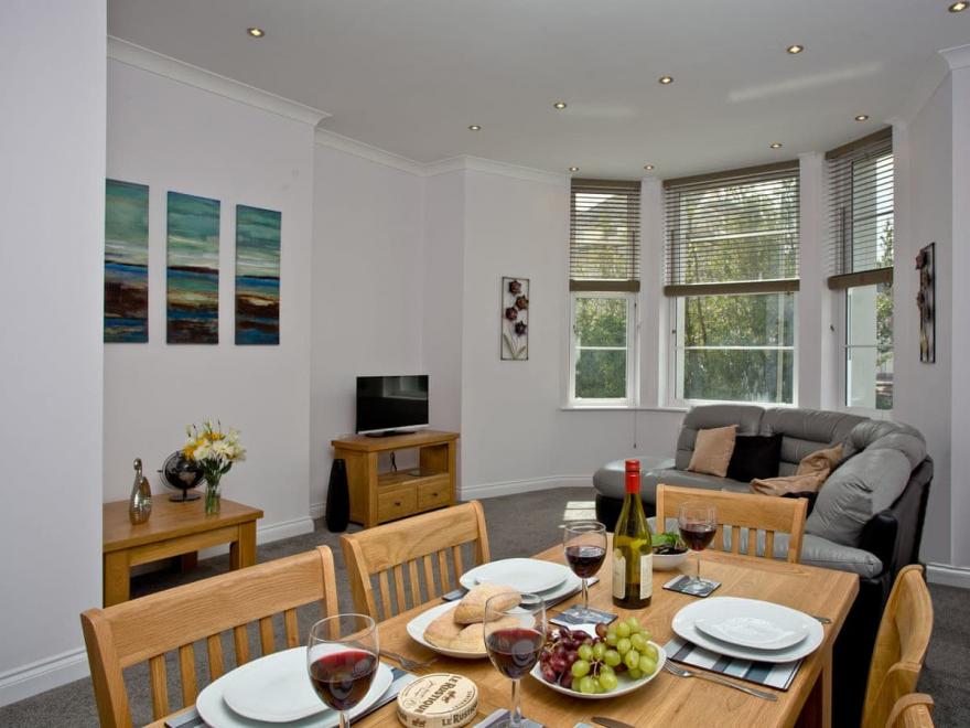 6 Austen's Apartments