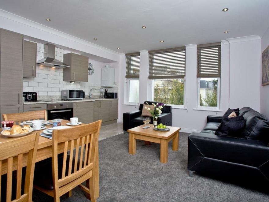 8 Austen's Apartments