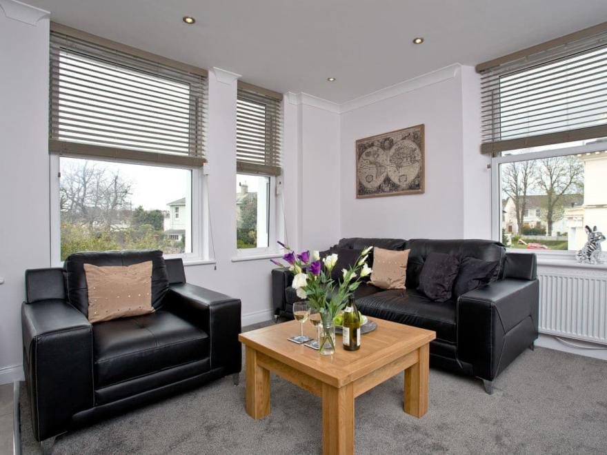 8 Austen's Apartments