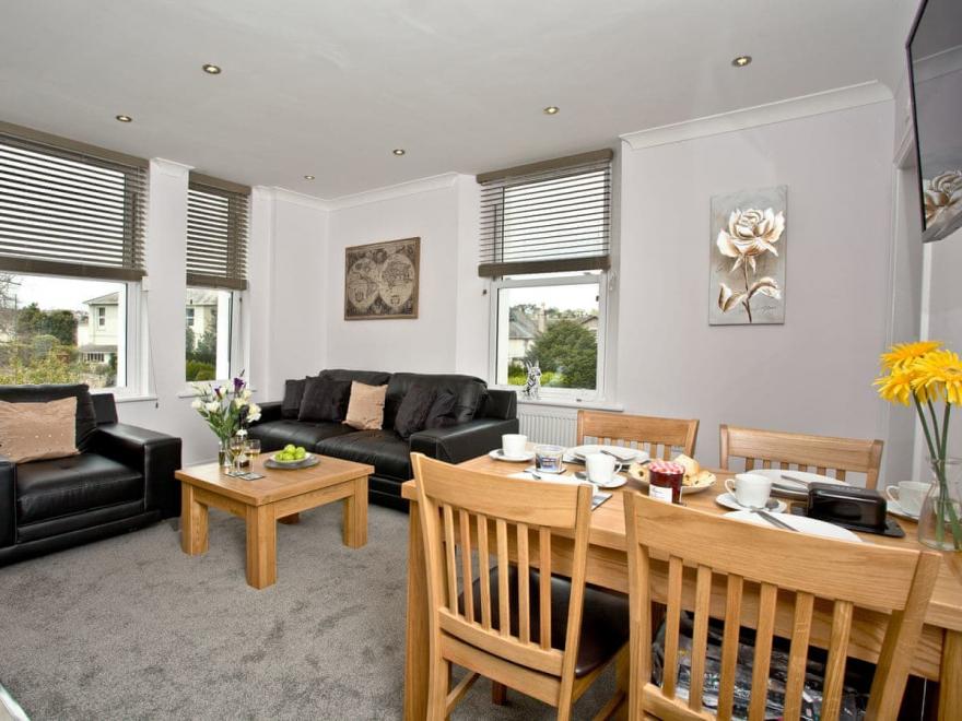 8 Austen's Apartments