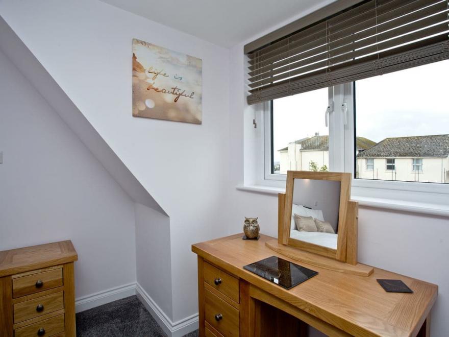 10 Austen's Apartments