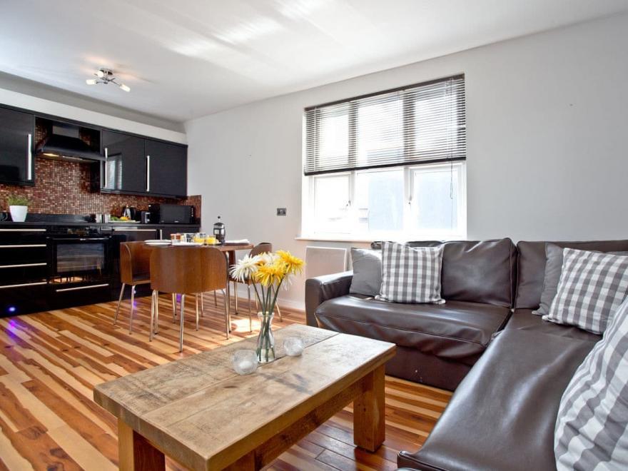 Apartment 1 - Barton Court