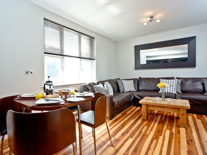 Apartment 1 - Barton Court