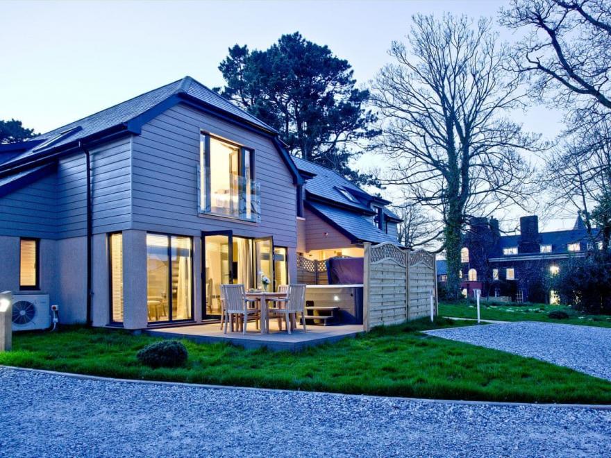 Lodge 1 - Beyond Escapes