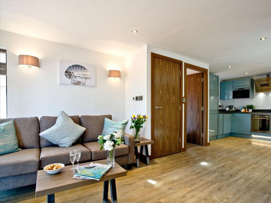 Courtyard Lodge 22 - Beyond Escapes