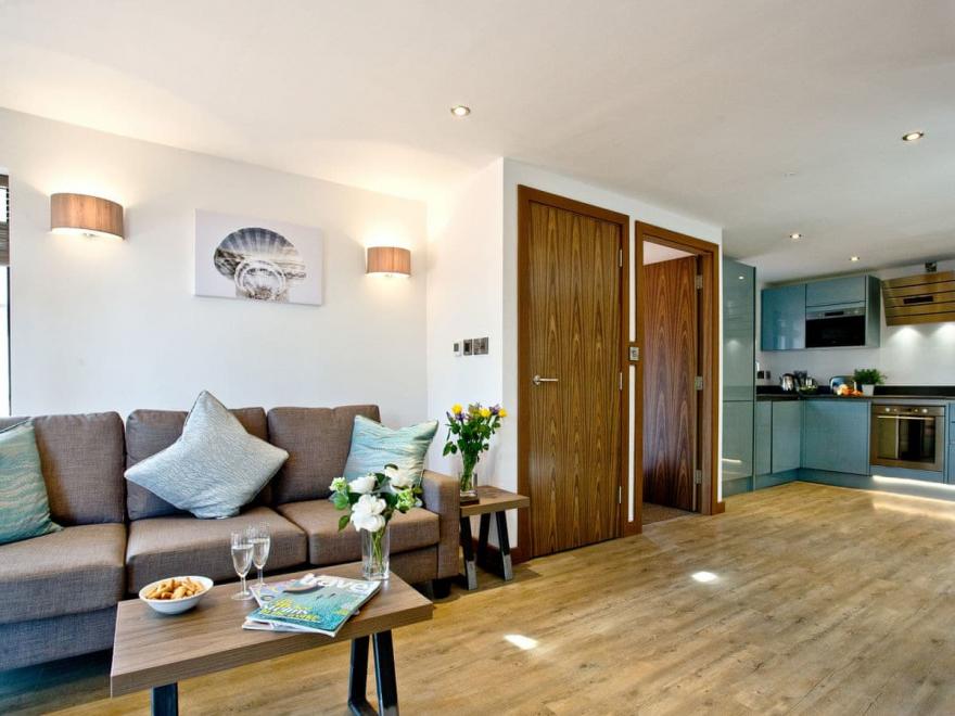 Courtyard Lodge 27 - Beyond Escapes