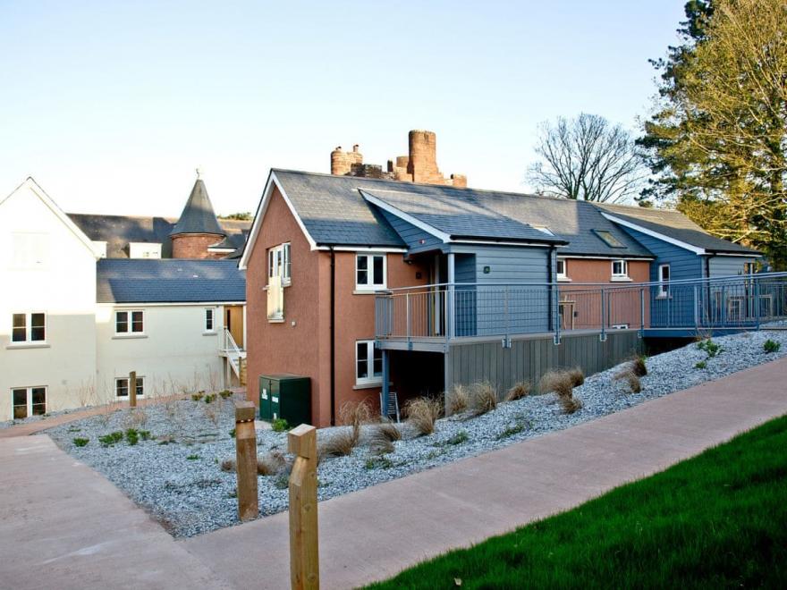 Courtyard Lodge 30 - Beyond Escapes