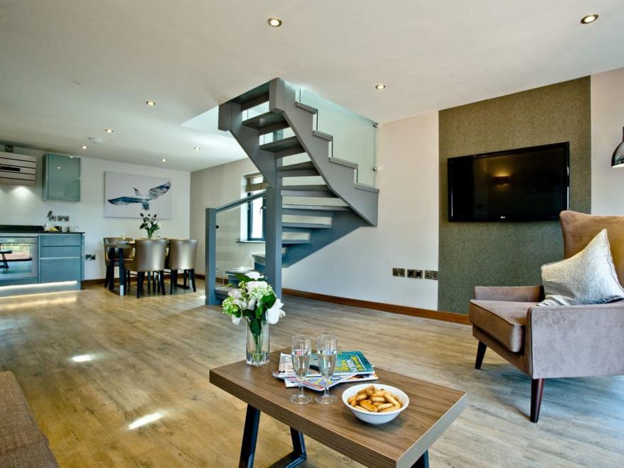 Courtyard Lodge 30 - Beyond Escapes