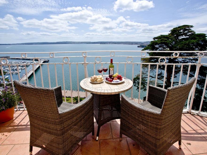 Wellswood - Bay Fort Mansions