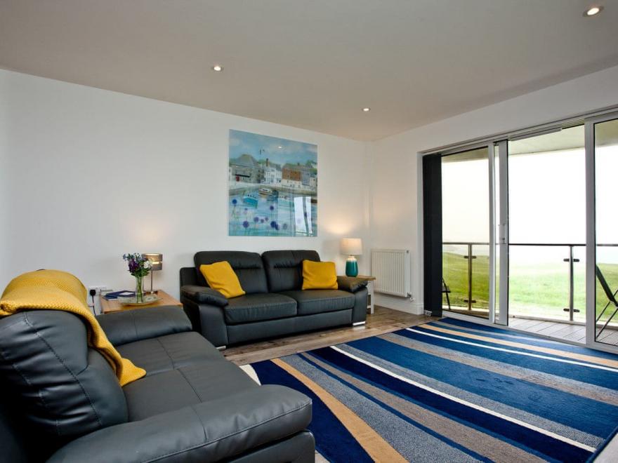 Sea Pink - 20 Bredon Court