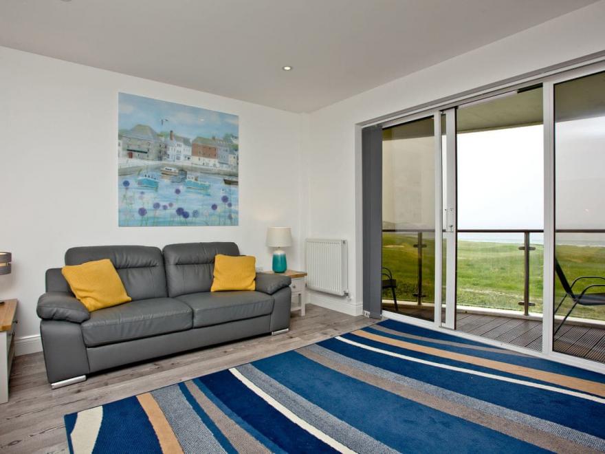 Sea Pink - 20 Bredon Court