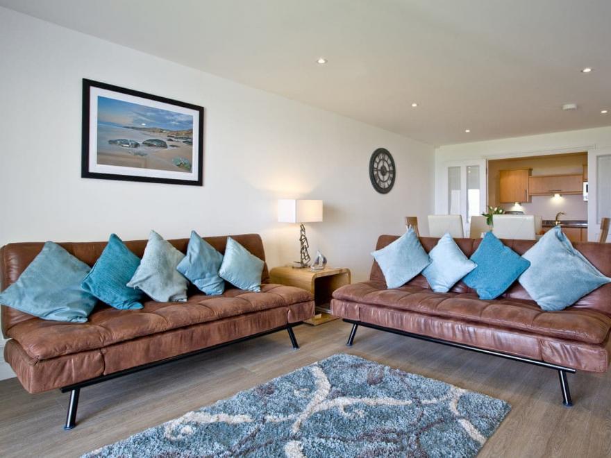 Bay View - 27 Bredon Court