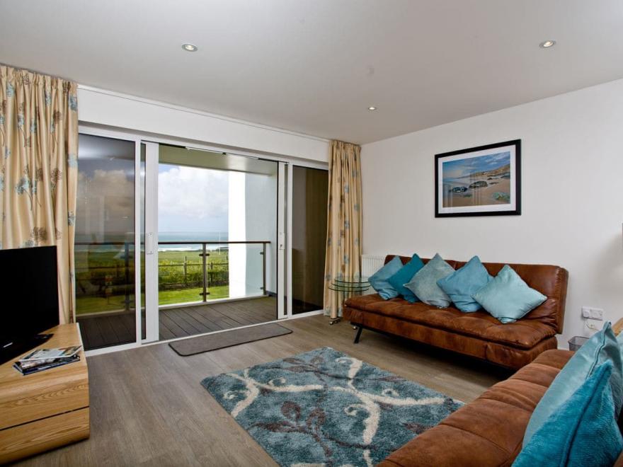 Bay View - 27 Bredon Court