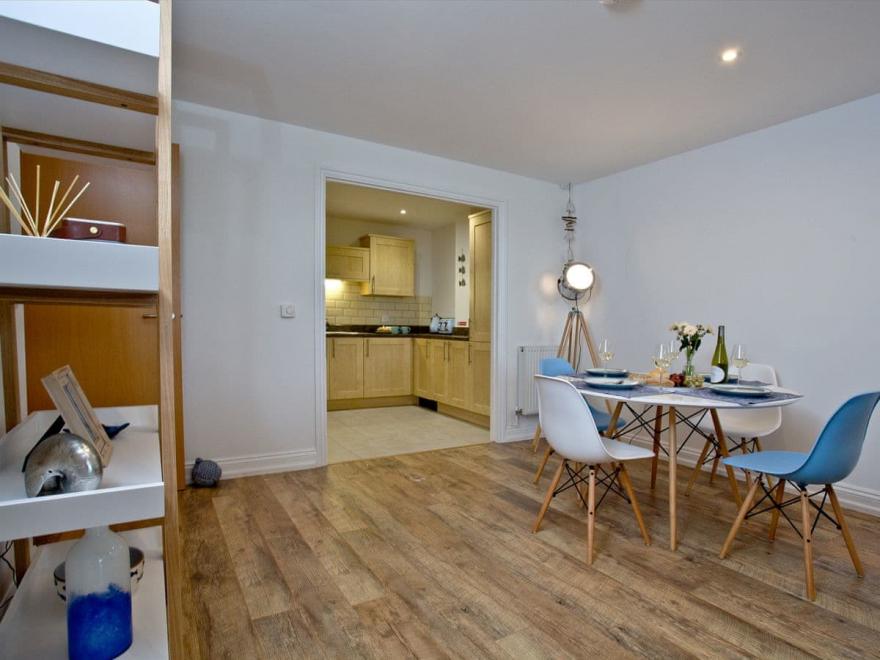 Glimpse - 36 Bredon Court