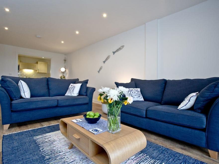 Glimpse - 36 Bredon Court