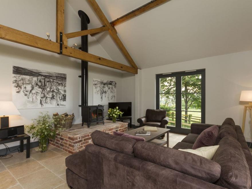 Chisel Barn Whites Ground