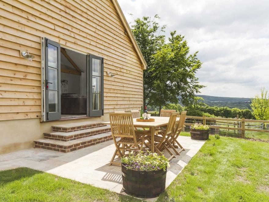 Chisel Barn Whites Ground