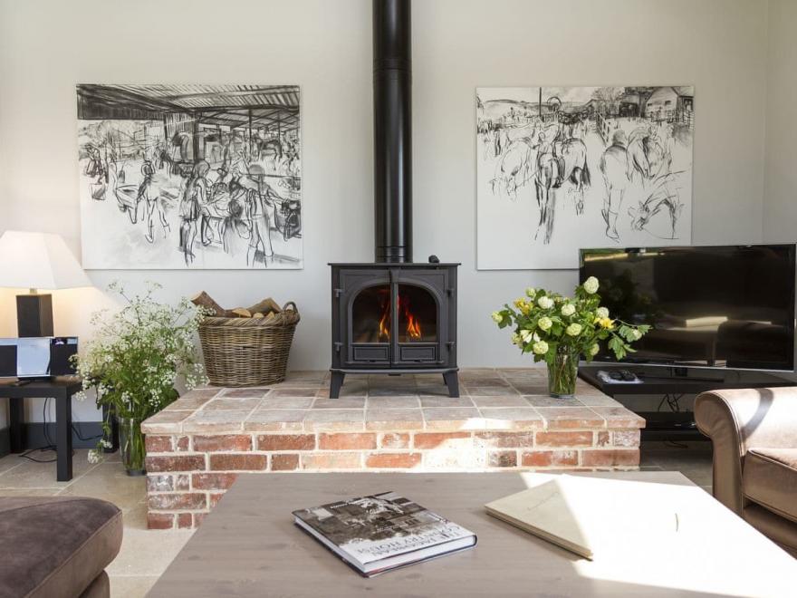 Chisel Barn Whites Ground