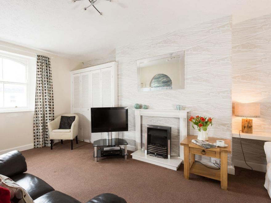 Apartment 3 - Fayvan