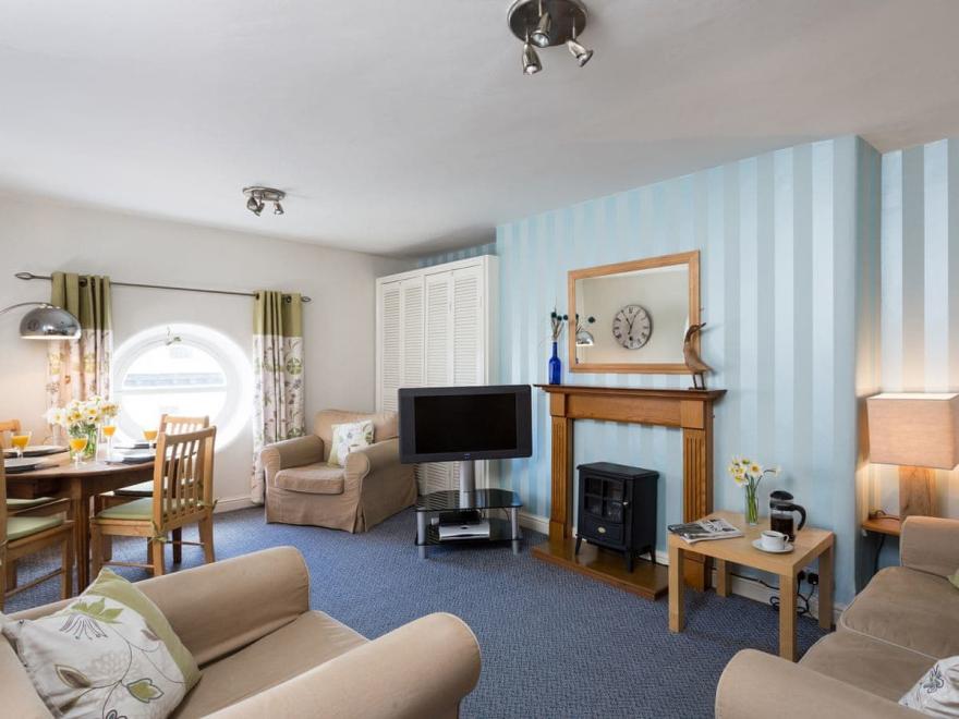 Apartment 4 - Fayvan