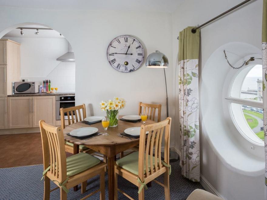 Apartment 4 - Fayvan