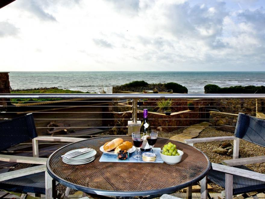 Sea Breeze At 3 The Fish Cellars