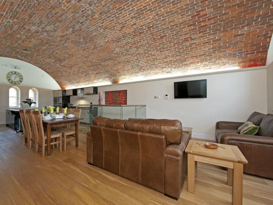 Palmerston House, Golden Hill Fort