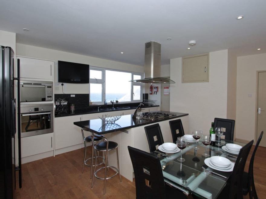 Driftwood - 7 Glendorgal Sands