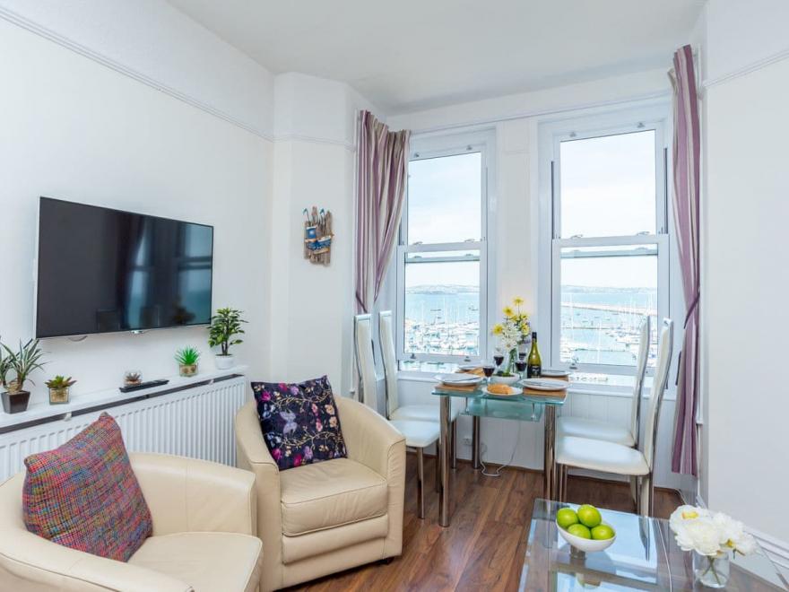 The Seahorse - 1 Harbour Lights