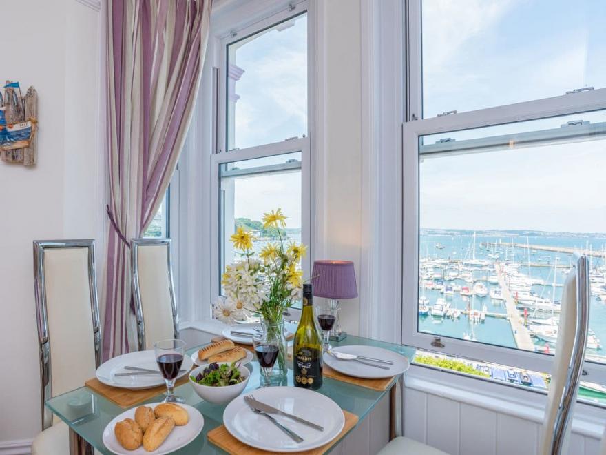 The Seahorse - 1 Harbour Lights