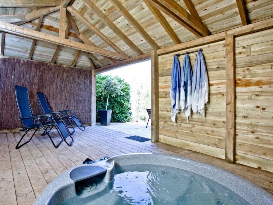 Lake Side Apartment - 15 Indio Lake