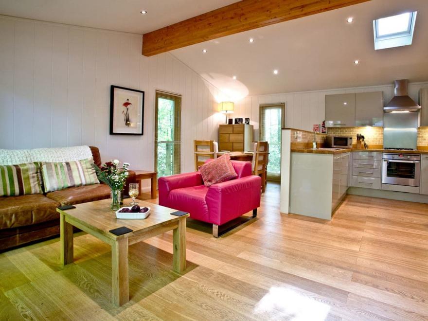 Huccaby Lodge - 3 Indio Lake