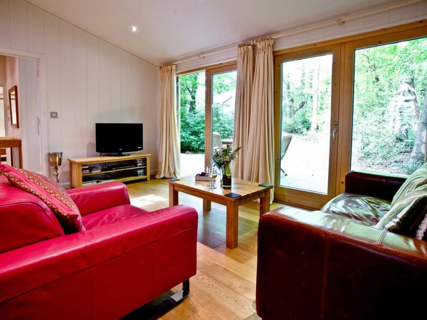 Huccaby Lodge - 3 Indio Lake