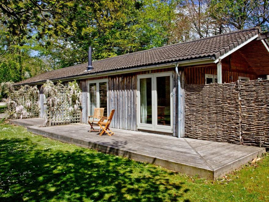 Royal Lodge - 6 Indio Lake