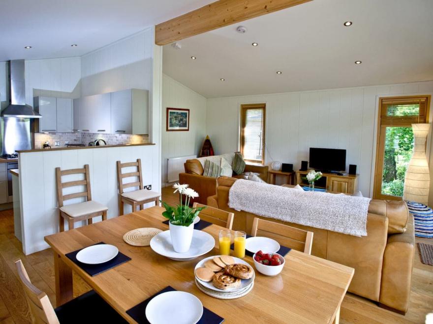 Lakeview - 7 Indio Lake, Bovey Tracey