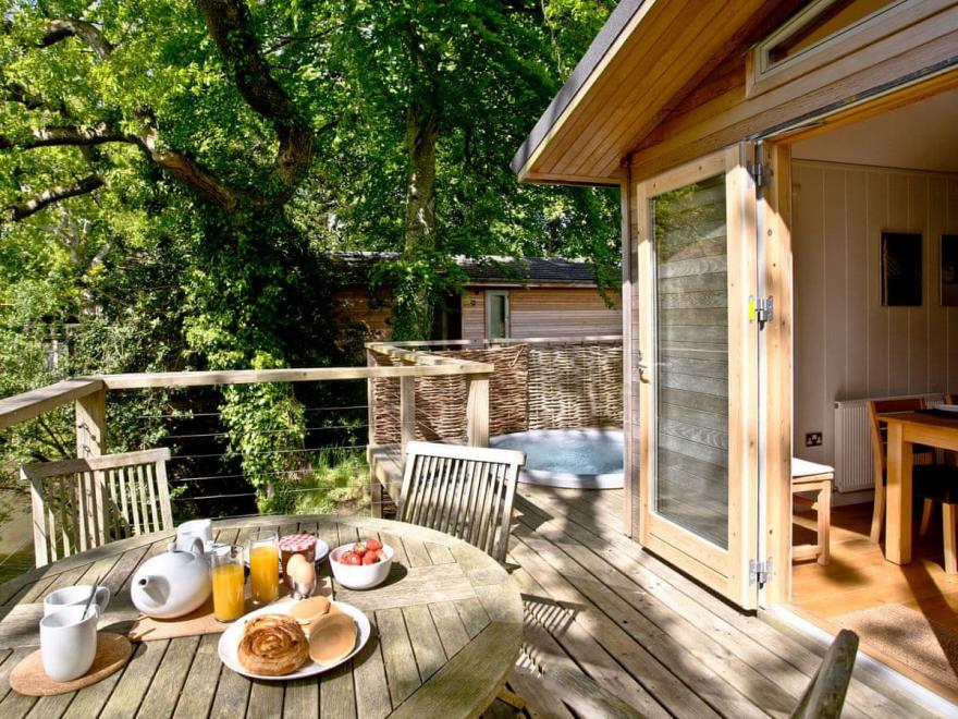 Lakeview - 7 Indio Lake, Bovey Tracey