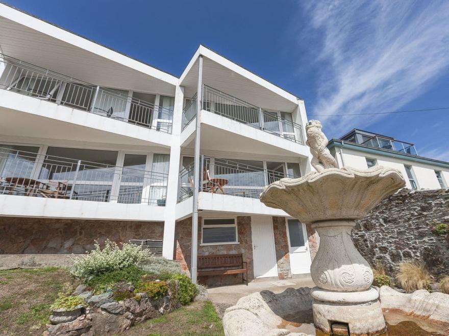 Dual View - 1 Linden Court