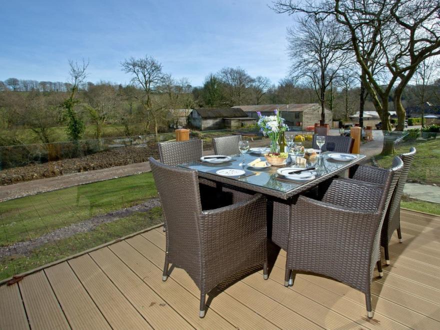 Drake Lodge - Lakeview Manor