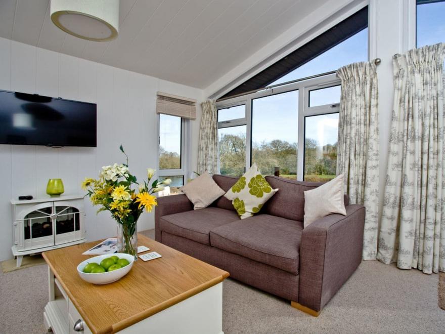 Drake Lodge - Lakeview Manor